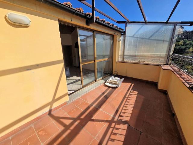 Villetta bifamiliare in vendita di 150 m² in Via di Gave