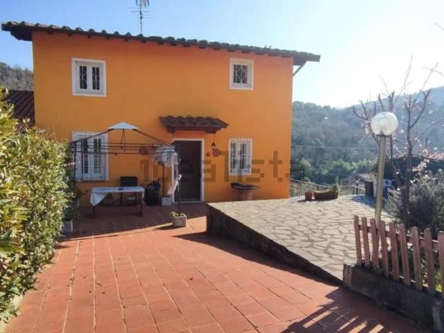 Villetta bifamiliare in vendita di 150 m² in Via di Mammoli