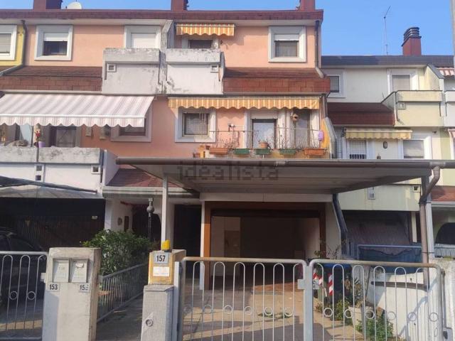 Villetta bifamiliare in vendita di 150 m² in Via Don Ottorino Zanon