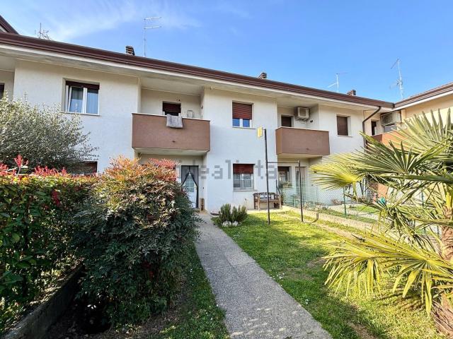 Villetta bifamiliare in vendita di 150 m² in Via Ferrovia