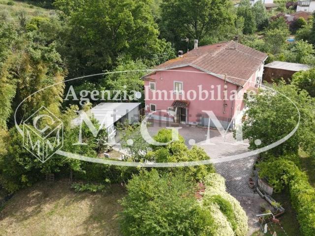 Villetta bifamiliare in vendita di 150 m² in Via Fonte