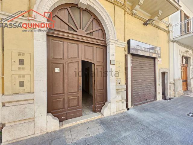 Villetta bifamiliare in vendita di 150 m² in Via Francesco Petrarca, 50