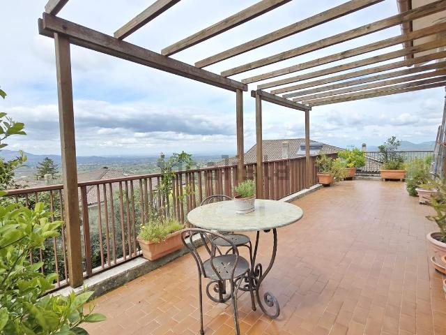 Villetta bifamiliare in vendita di 150 m² in Via G. Amendola