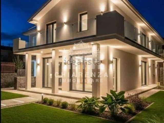 Villetta bifamiliare in vendita di 150 m² in Via Giuseppe Garibaldi