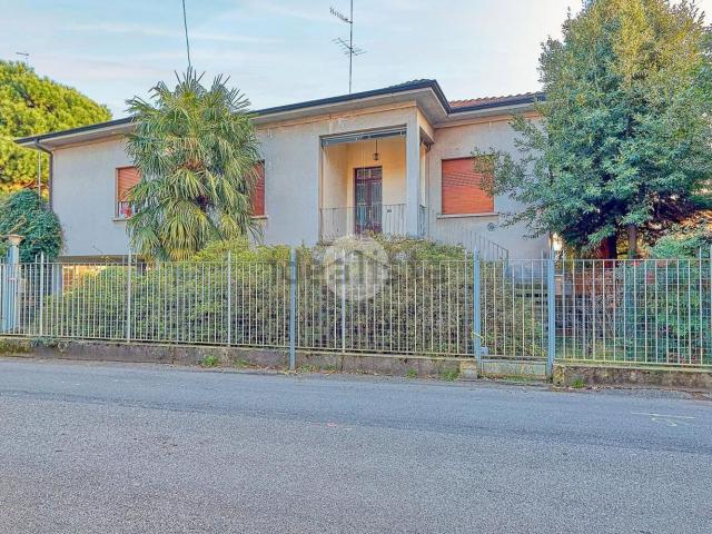 Villetta bifamiliare in vendita di 150 m² in Via Gran Paradiso, 51
