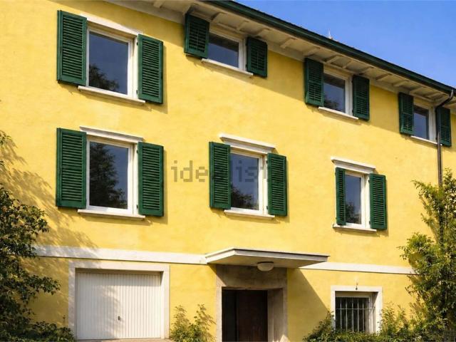 Villetta bifamiliare in vendita di 150 m² in Via Guastalla, 29