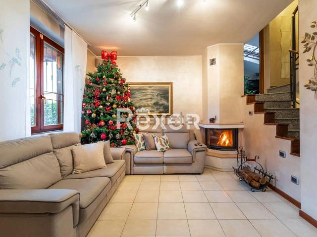 Villetta bifamiliare in vendita di 150 m² in Via IV Novembre, 126