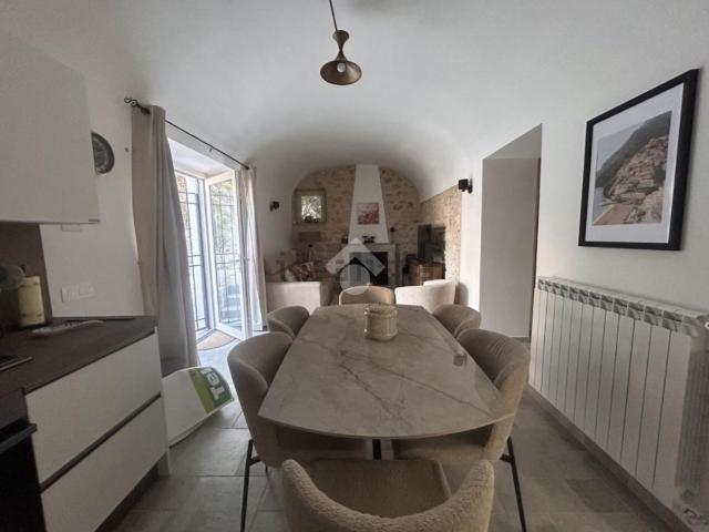 Villetta bifamiliare in vendita di 130 m² in Via Napoli, 139