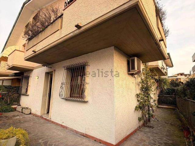 Villetta bifamiliare in vendita di 150 m² in Via Odoardo Arrighi, 10