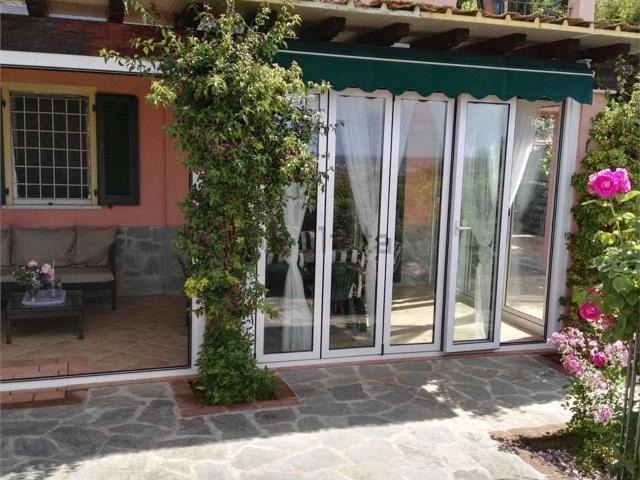 Villetta bifamiliare in vendita di 150 m² in Via Pescino