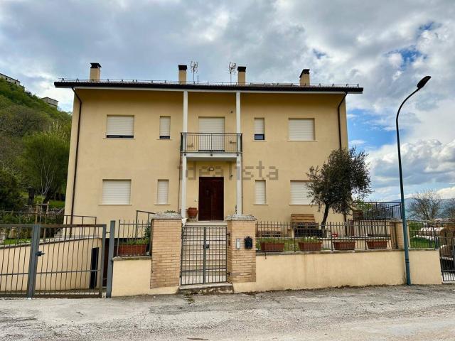 Villetta bifamiliare in vendita di 150 m² in Via Piedi La Terra