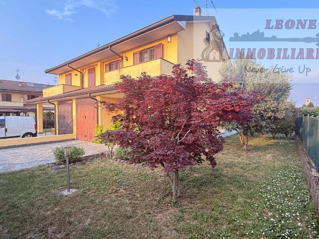 Villetta bifamiliare in vendita di 150 m² in Via Preziosa, 34