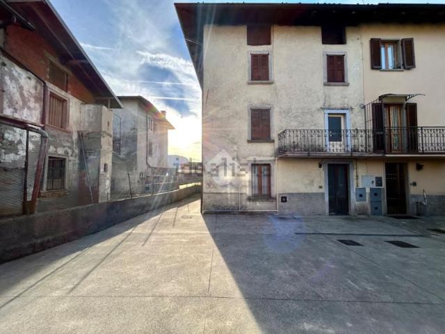 Villetta bifamiliare in vendita di 150 m² in Via Principe Umberto, 17