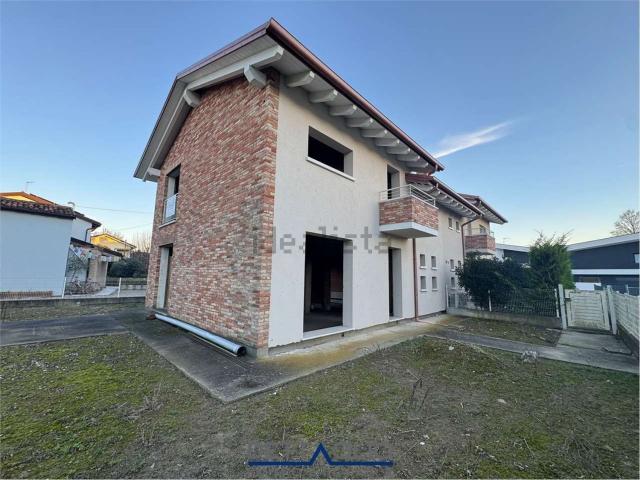 Villetta bifamiliare in vendita di 150 m² in Via Raffaello Sanzio