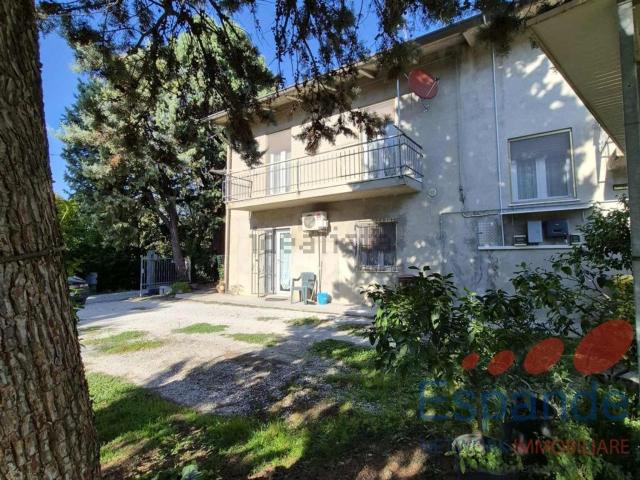 Villetta bifamiliare in vendita di 150 m² in Via Rio Rose