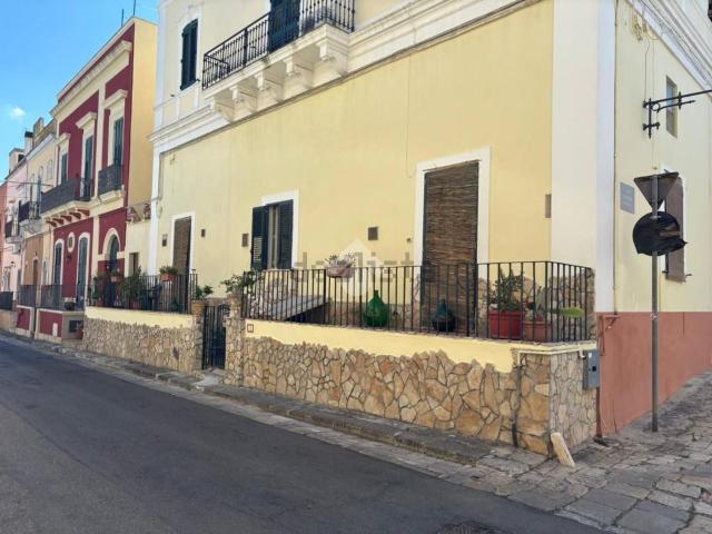 Villetta bifamiliare in vendita di 150 m² in Via Roma, 155