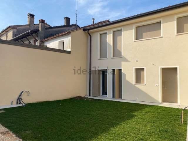 Villetta bifamiliare in vendita di 150 m² in Via Roma