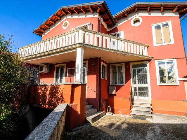 Villetta bifamiliare in vendita di 150 m² in Via Roma