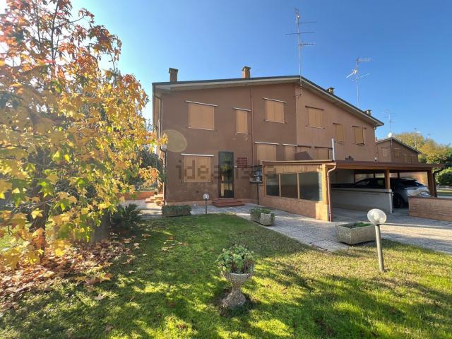 Villetta bifamiliare in vendita di 150 m² in Via Scarsellino, 5