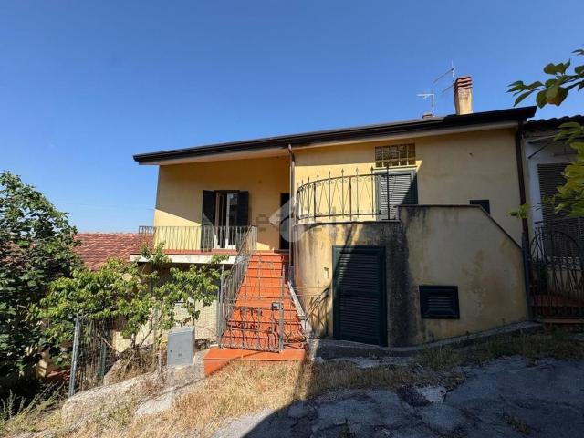 Villetta bifamiliare in vendita di 150 m² in Via Santa Lucia