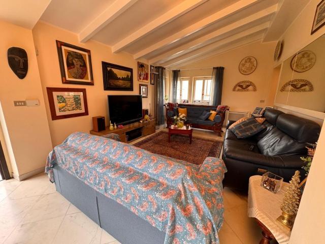 Villetta bifamiliare in vendita di 150 m² in Via San Francesco, 8