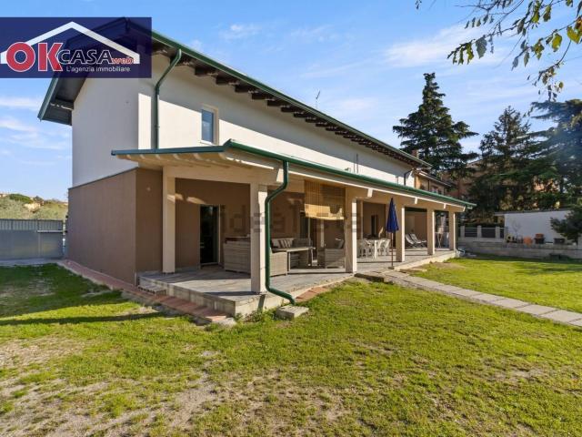 Villetta bifamiliare in vendita di 150 m² in Via San Polo