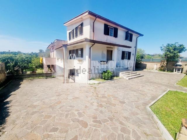 Villetta bifamiliare in vendita di 150 m² in Via Stura, 78
