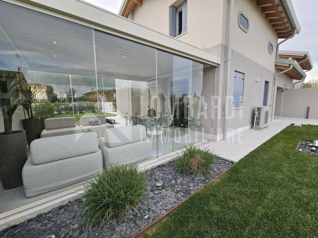 Villetta bifamiliare in vendita di 150 m²