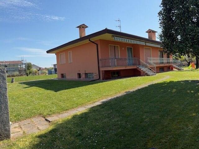 Villetta bifamiliare in vendita di 150 m²