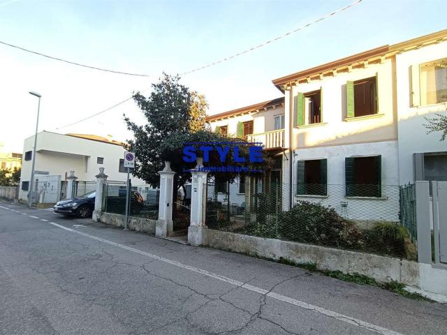 Villetta bifamiliare in vendita di 150 m²