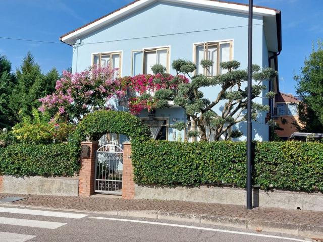 Villetta bifamiliare in vendita di 150 m²