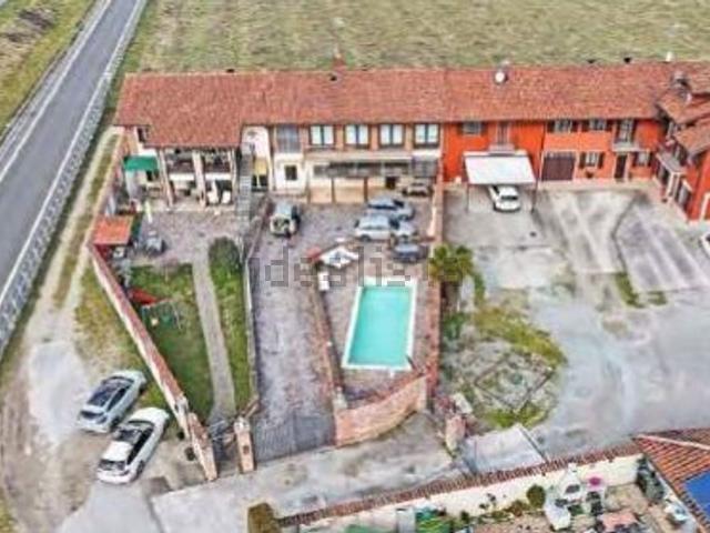 Villetta bifamiliare in vendita di 152 m² in Strada Falchetto, 82