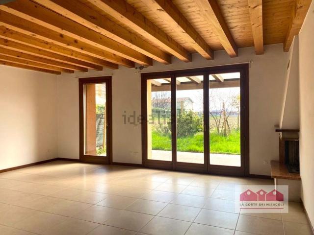 Villetta bifamiliare in vendita di 152 m² in Via Fornace