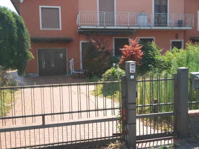 Villetta bifamiliare in vendita di 150 m² in Via Settima Villaggio Sereno, 55