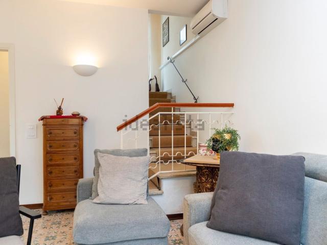 Villetta bifamiliare in vendita di 152 m² in Viale Apua