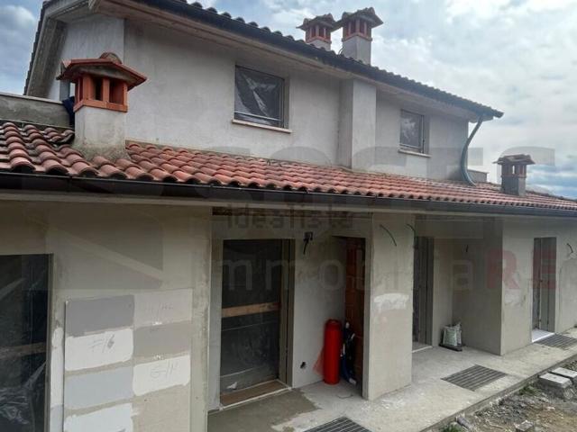 Villetta bifamiliare in vendita di 157 m² in Via XXV Aprile