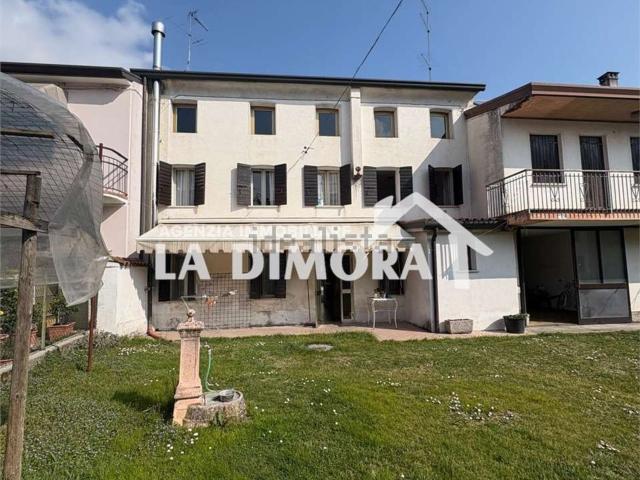 Villetta bifamiliare in vendita di 157 m²