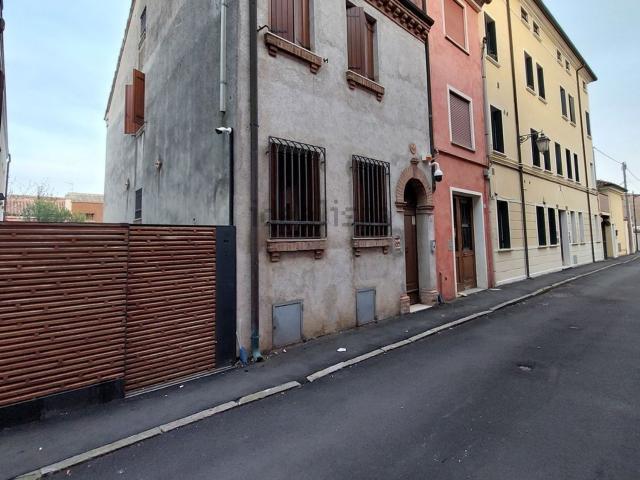Villetta bifamiliare in vendita di 154 m² in Via Enrico Toti