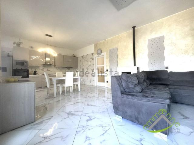 Villetta bifamiliare in vendita di 155 m² in Via V. Veneto