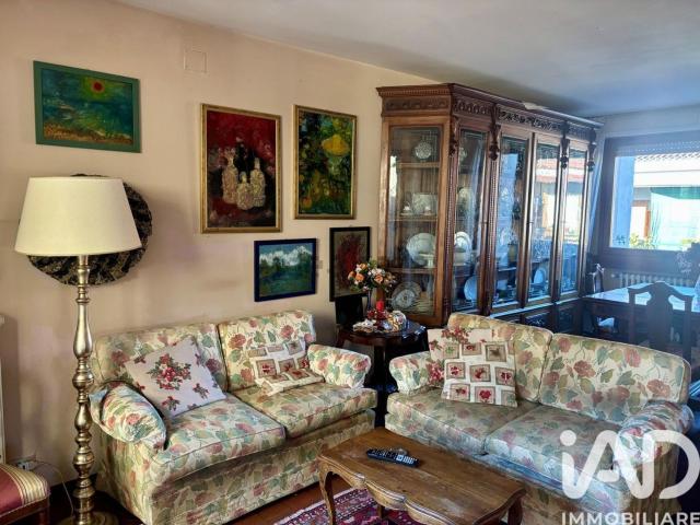 Villetta bifamiliare in vendita di 155 m² in Via Zanobi da Strada