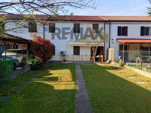 Villetta bifamiliare in vendita di 155 m² in Via Belvedere, 27
