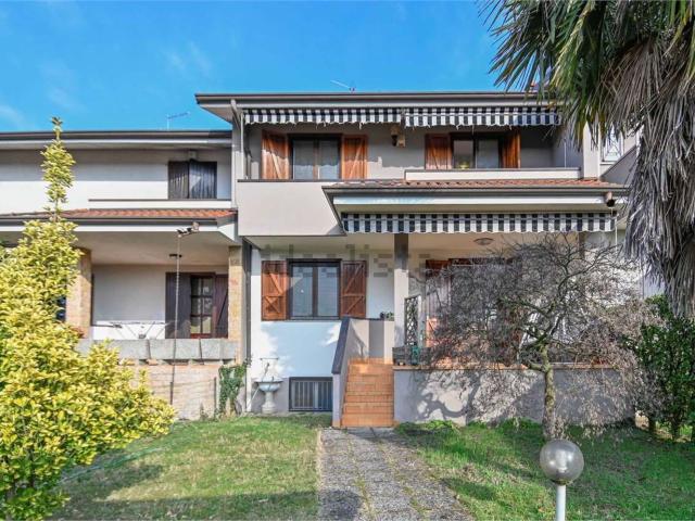 Villetta bifamiliare in vendita di 155 m² in Via Conti di Cortenuova, 4