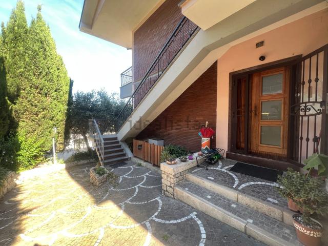 Villetta bifamiliare in vendita di 155 m² in Via dei Mille, 6