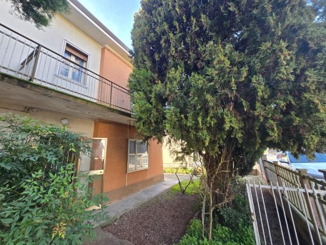 Villetta bifamiliare in vendita di 155 m² in Via Evangelisti, 26