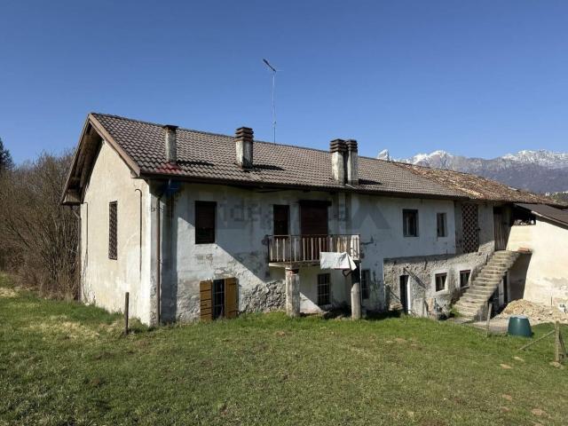 Villetta bifamiliare in vendita di 155 m² in Via Gresal, 48