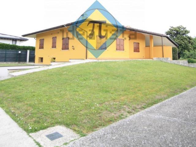 Villetta bifamiliare in vendita di 155 m² in Via Luchino Luchini, 43