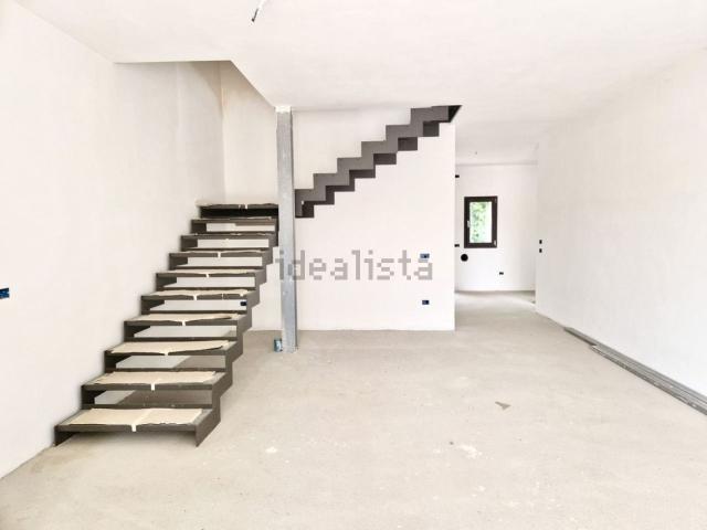 Villetta bifamiliare in vendita di 155 m² in Via San Pio X