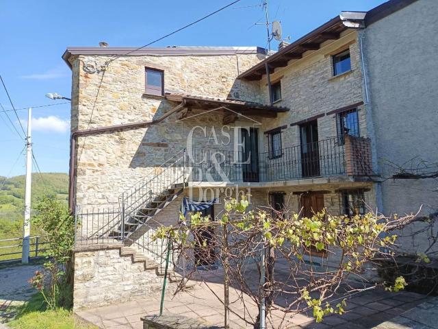 Villetta bifamiliare in vendita di 156 m² in Frazione Caastaiola, 28