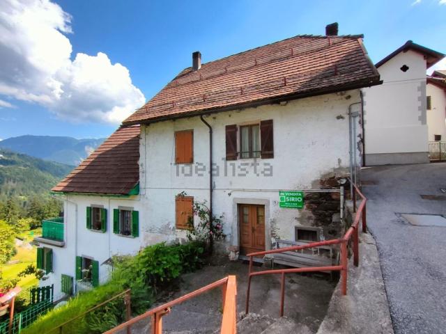 Villetta bifamiliare in vendita di 156 m² in Strada Regionale 355, 43