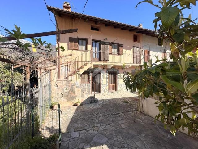 Villetta bifamiliare in vendita di 156 m² in Via Carlo Emanuele I, 37